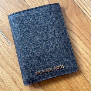 Michael Kors Logo Bi-fold Card Case